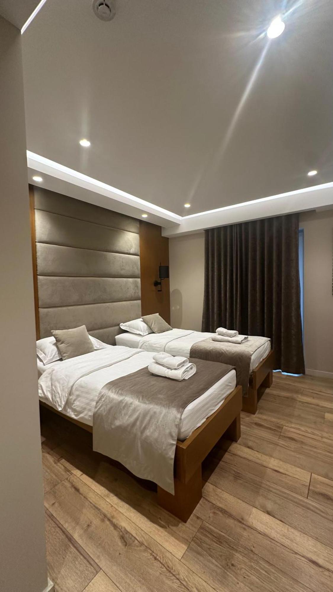 Hotel Queen Hotel 4*