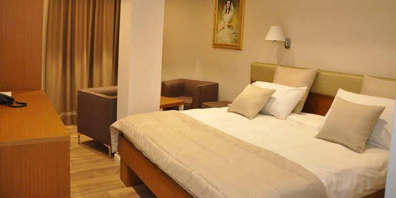 Hotel Queen Hotel Selita e Vogel