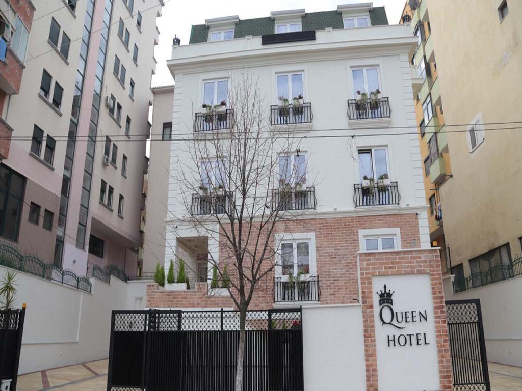 Hotel Queen