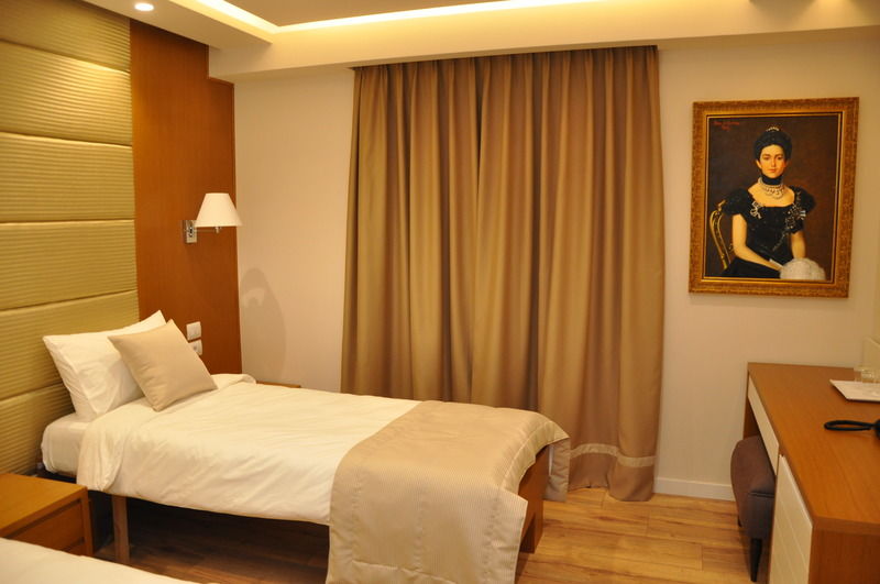 Queen Hotell 4*