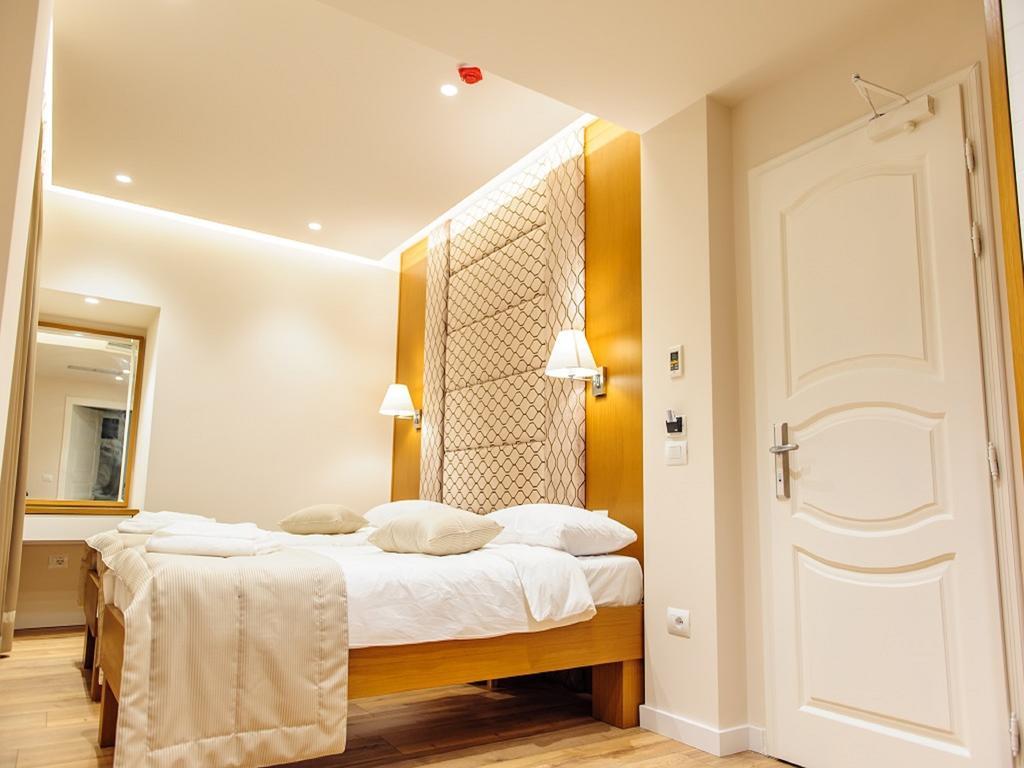 Hotell Queen 4*