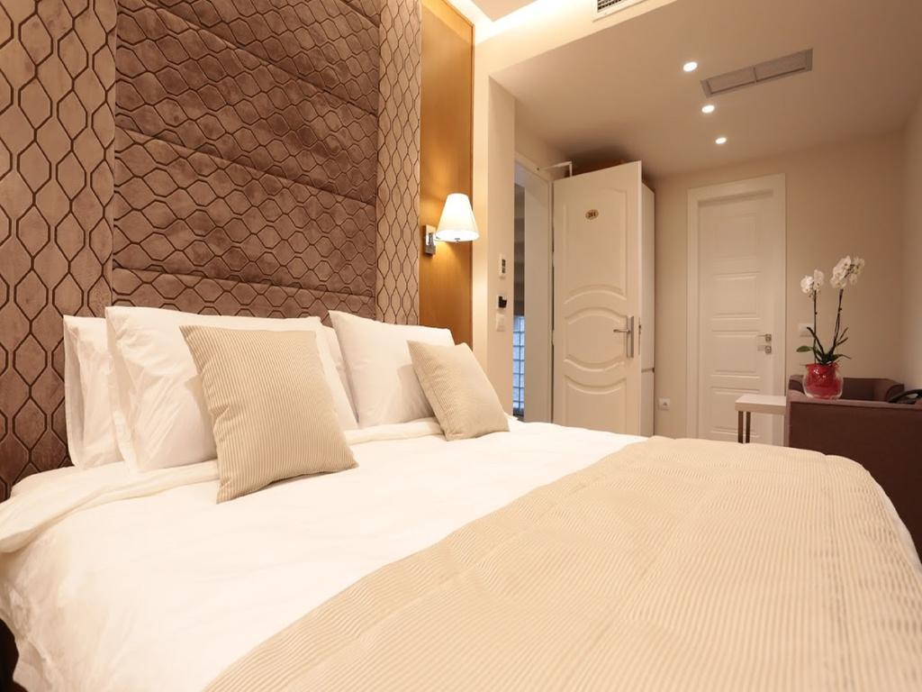 Queen Hotell Selitë e Vogël